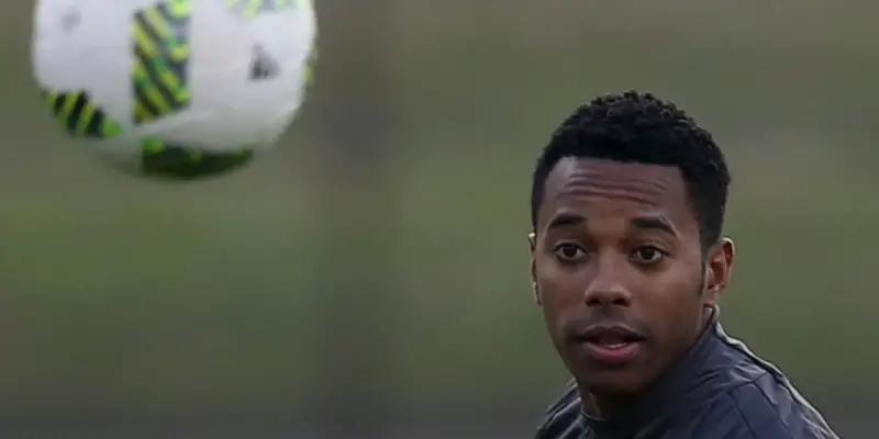 Caso Robinho. O Superior Tribunal de Justiça (STJ) está analisando nesta semana um pedido da Justiça italiana para que o ex-jogador Robinho cu